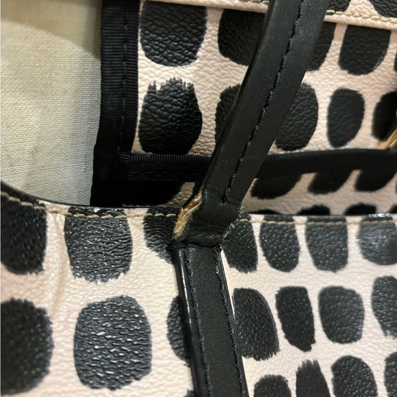 Kate Spade Black and White Hawthorne Tote - Picture 6 of 8